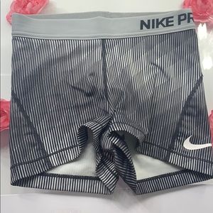 Super cozy Nike pro shorts!